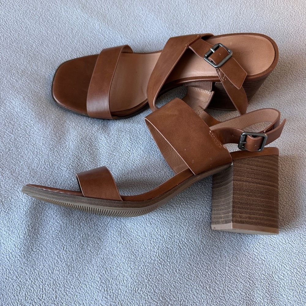 Universal Thread Shoes Hope‎ Heels Womens 10 Block Heel Sandal Strappy Cognac